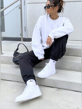 Nike Air Force 1 '07 Triple White Leather Sneakers AF1 Low Classic Shoes